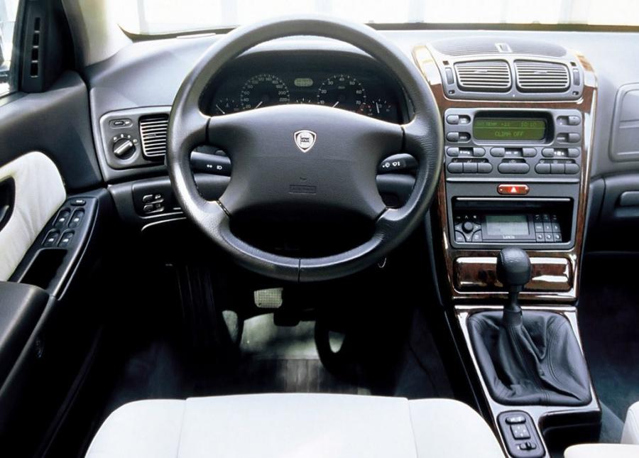  Lancia Kappa 1994 года  (фото 2 из 4)